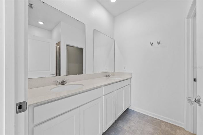 Image No.25-4 Bed Townhouse for sale