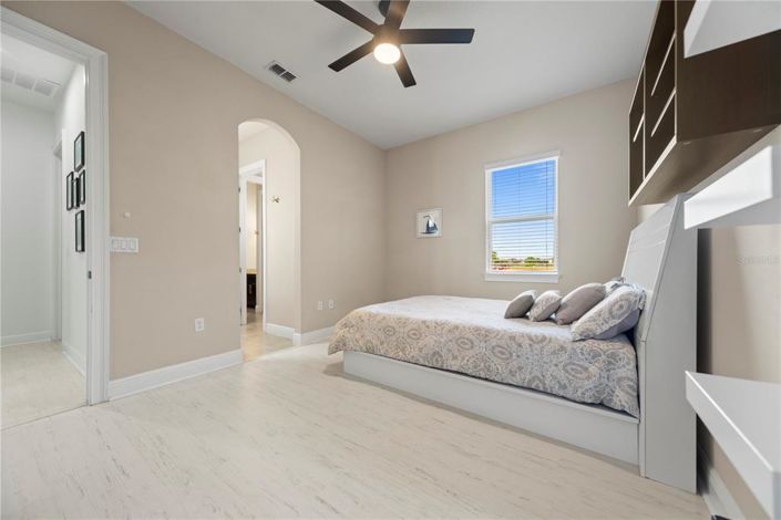 Image No.13-4 Bed House for sale