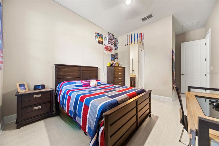 Image No.16-4 Bed House for sale