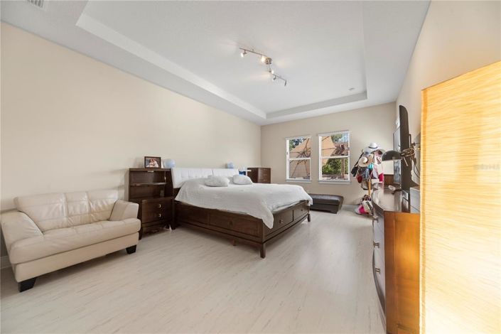 Image No.24-4 Bed House for sale