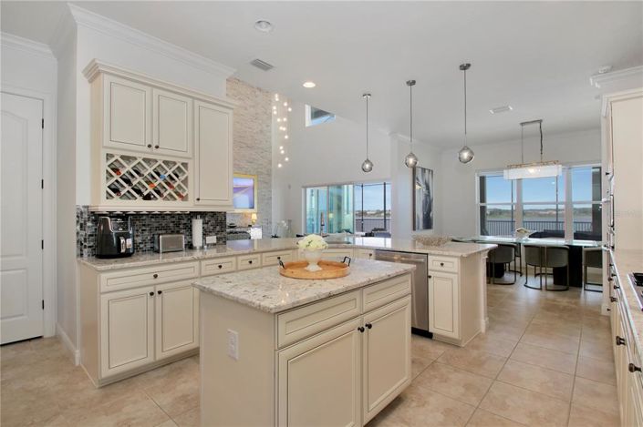 Image No.11-6 Bed House for sale