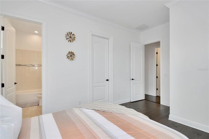 Image No.25-6 Bed House for sale