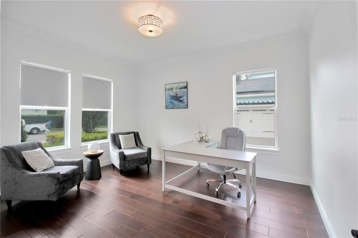 Image No.7-6 Bed House for sale