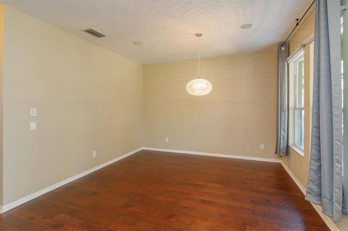 Image No.13-5 Bed House for sale