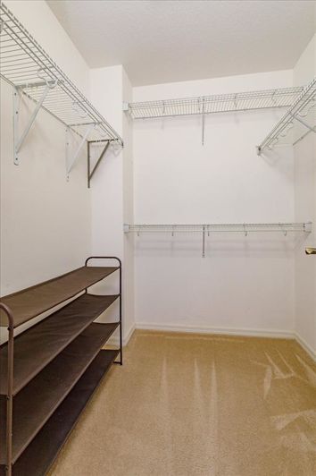 Image No.24-5 Bed House for sale