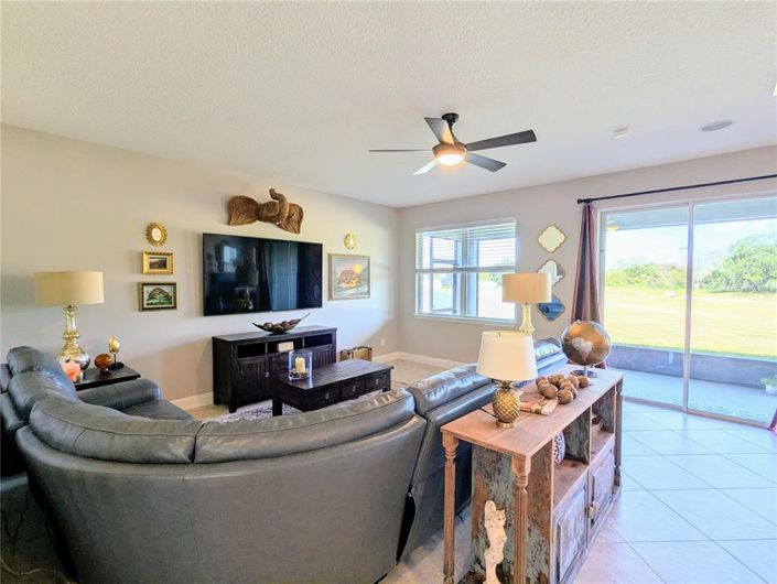 Image No.19-5 Bed House for sale