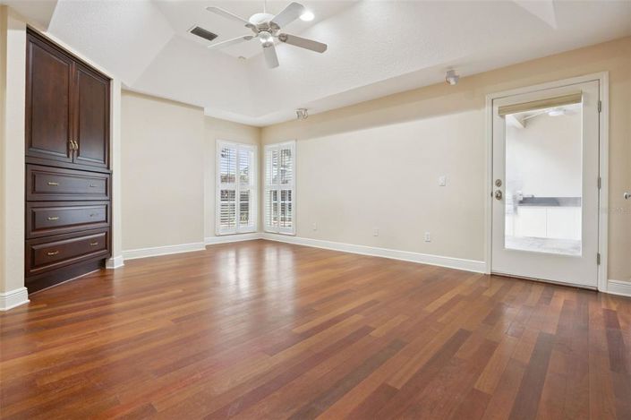 Image No.11-4 Bed House for sale