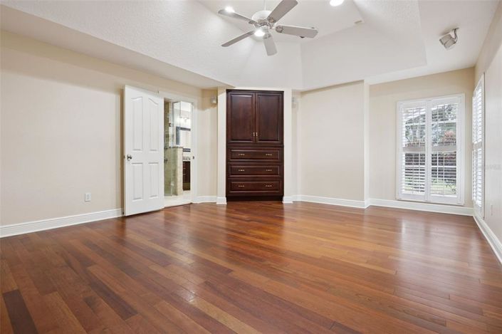 Image No.12-4 Bed House for sale