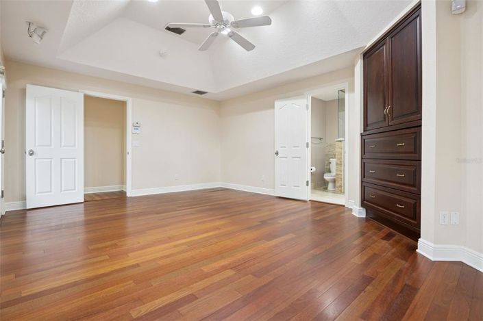 Image No.13-4 Bed House for sale