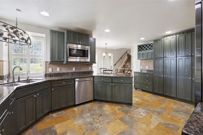 Image No.27-4 Bed House for sale