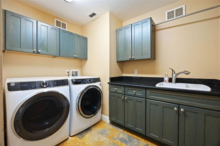 Image No.41-4 Bed House for sale