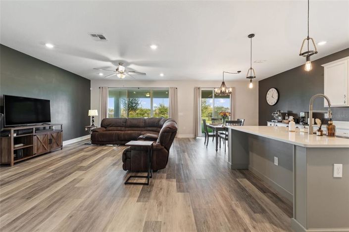 Image No.7-5 Bed House for sale