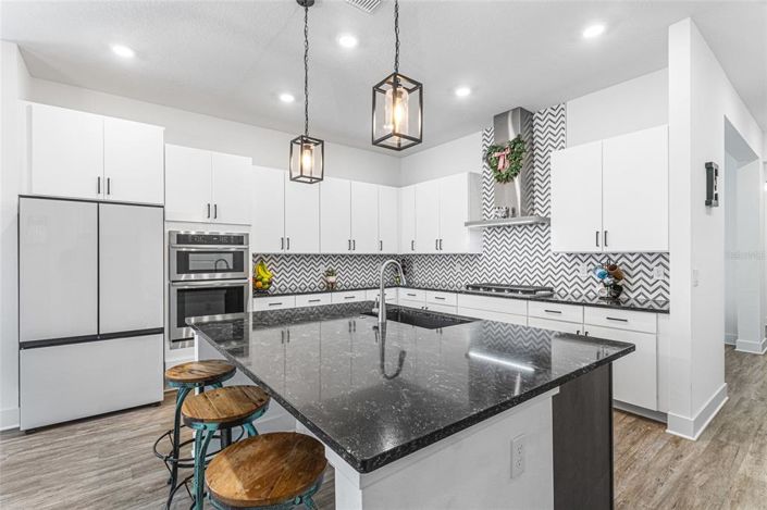 Image No.16-5 Bed House for sale