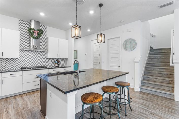 Image No.18-5 Bed House for sale