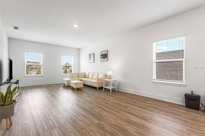 Image No.29-5 Bed House for sale