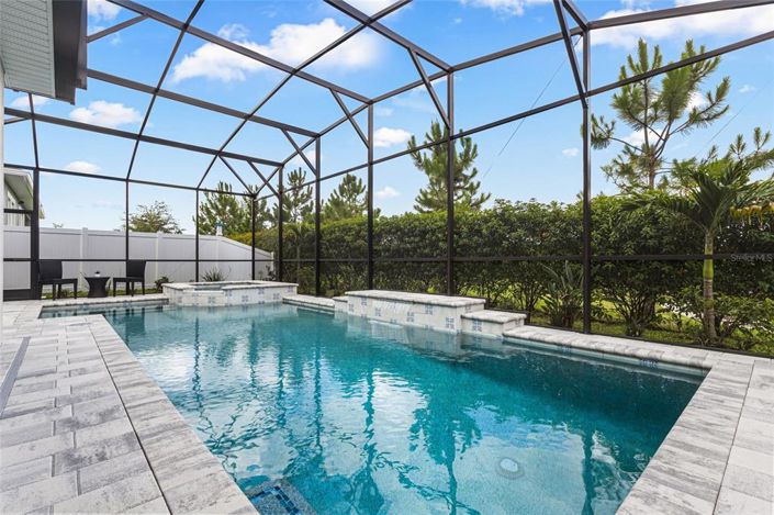 Image No.6-5 Bed House for sale