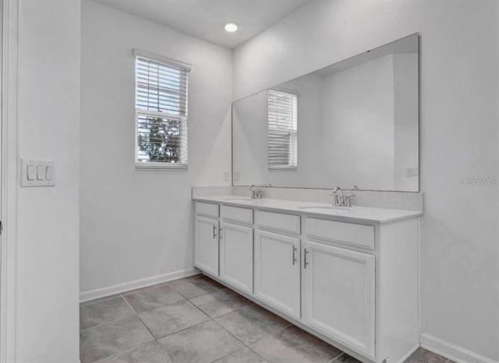 Image No.22-4 Bed House for sale