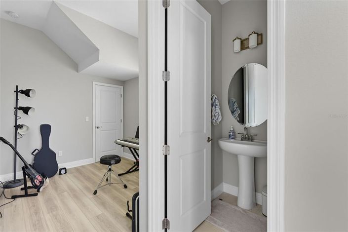 Image No.25-4 Bed House for sale