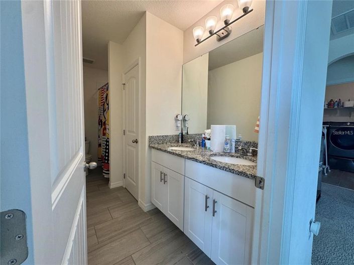 Image No.10-4 Bed House for sale