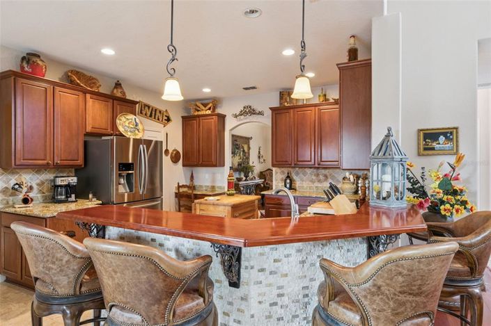 Image No.10-3 Bed House for sale