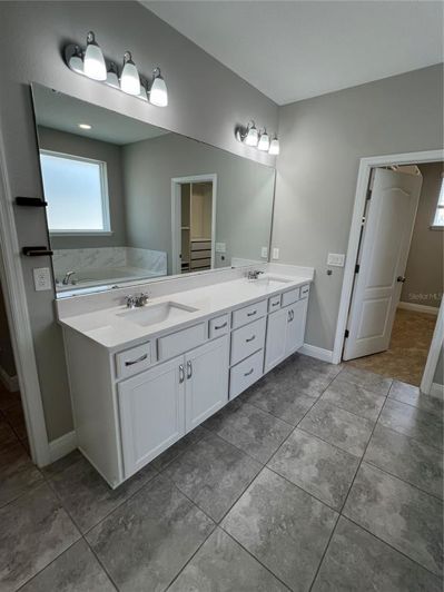 Image No.30-5 Bed House for sale