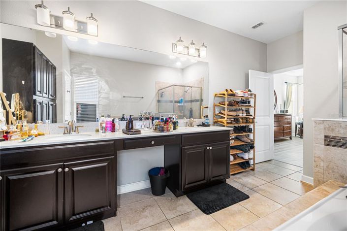 Image No.21-4 Bed House for sale