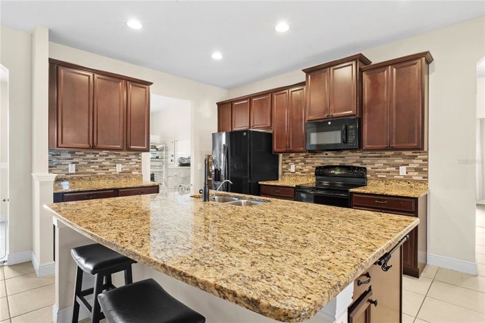 Image No.5-4 Bed House for sale