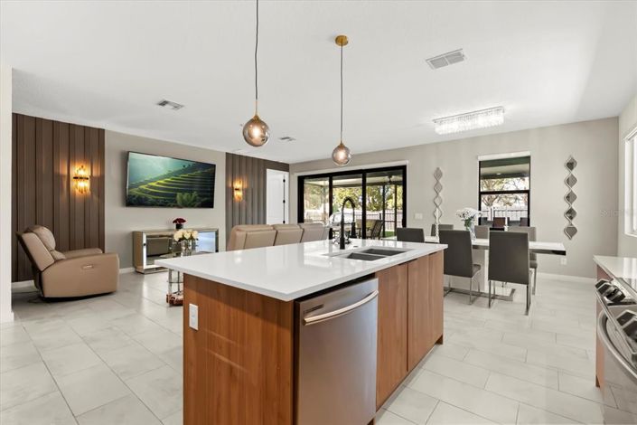 Image No.10-4 Bed House for sale