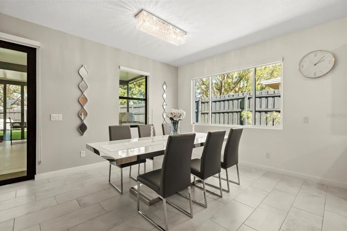 Image No.7-4 Bed House for sale