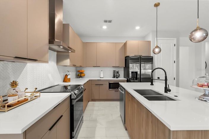 Image No.9-4 Bed House for sale