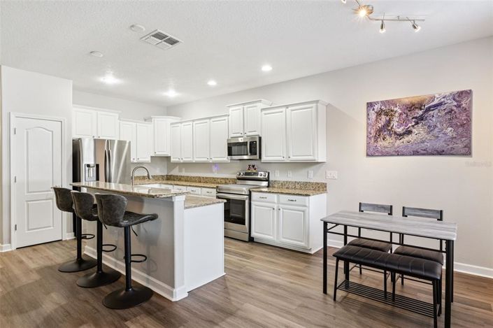 Image No.10-4 Bed House for sale