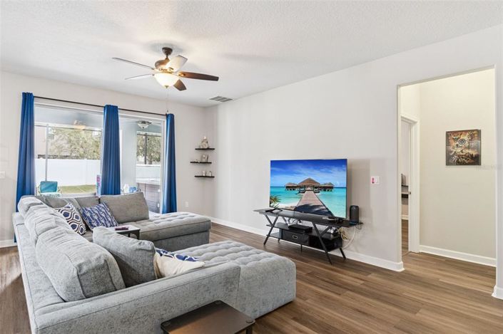 Image No.7-4 Bed House for sale