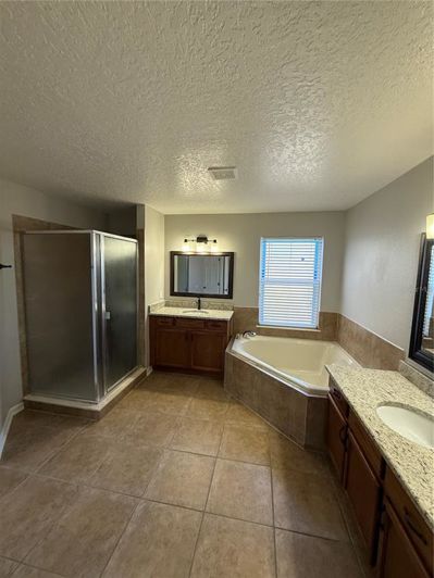 Image No.17-5 Bed House for sale