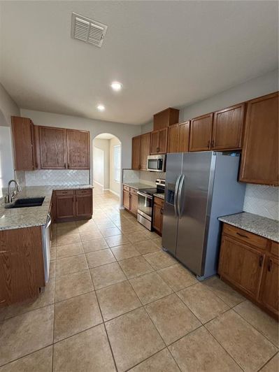 Image No.8-5 Bed House for sale