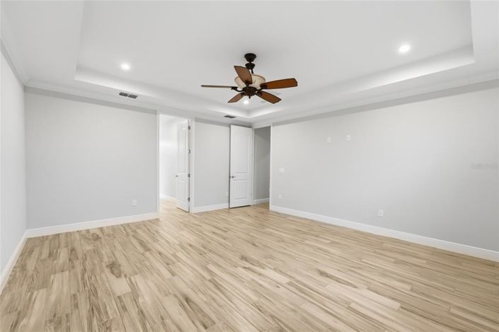 Image No.19-5 Bed House for sale