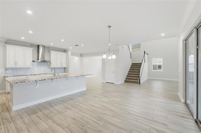 Image No.6-5 Bed House for sale