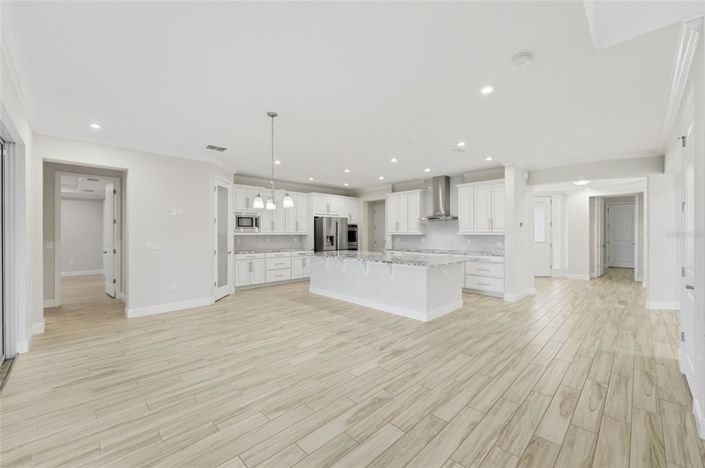 Image No.7-5 Bed House for sale