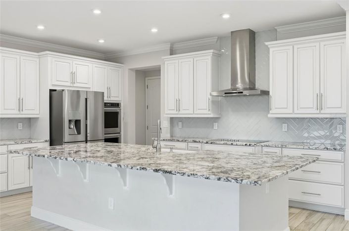 Image No.8-5 Bed House for sale