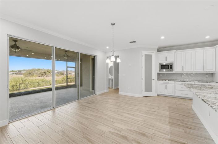 Image No.9-5 Bed House for sale