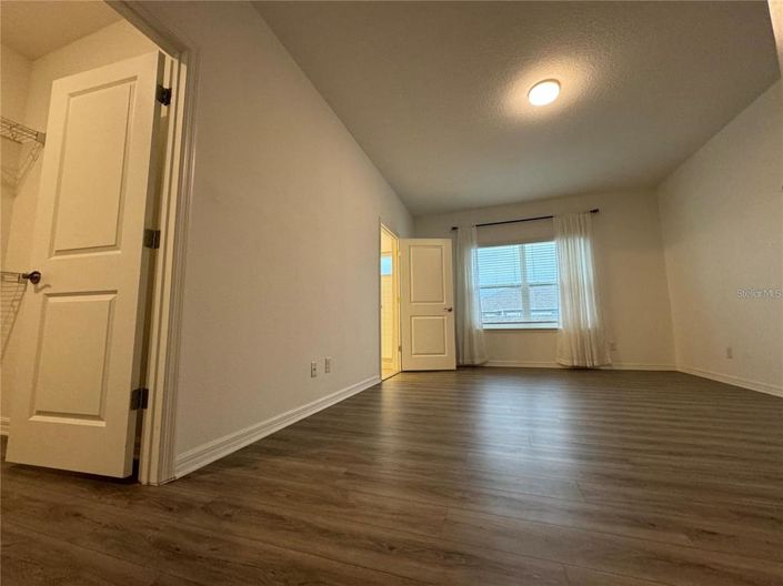 Image No.13-4 Bed Townhouse for sale