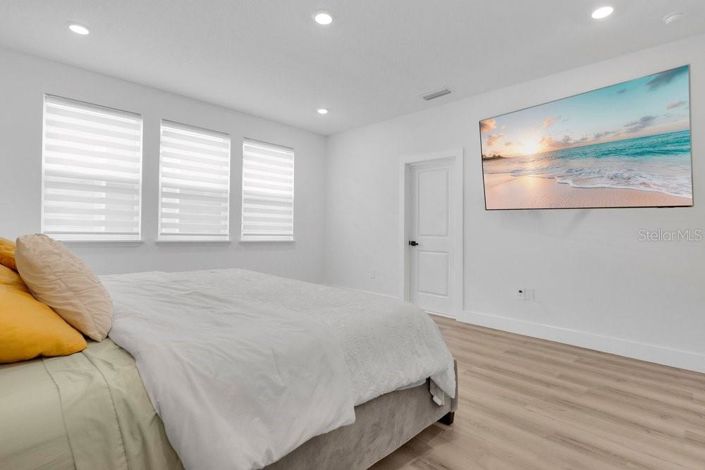 Image No.18-5 Bed House for sale