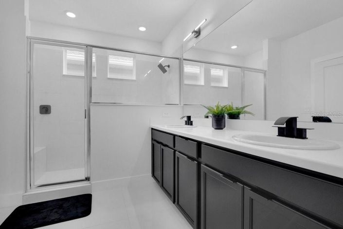 Image No.20-5 Bed House for sale