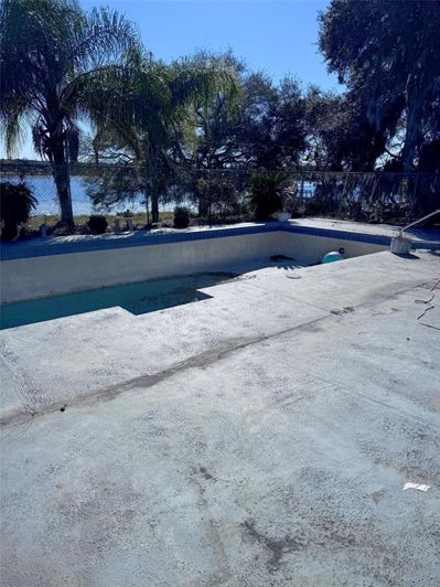 Image No.17-4 Bed House for sale