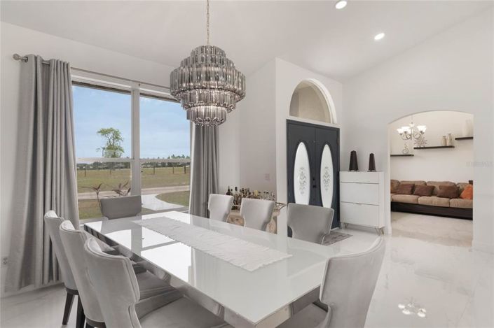 Image No.10-4 Bed House for sale