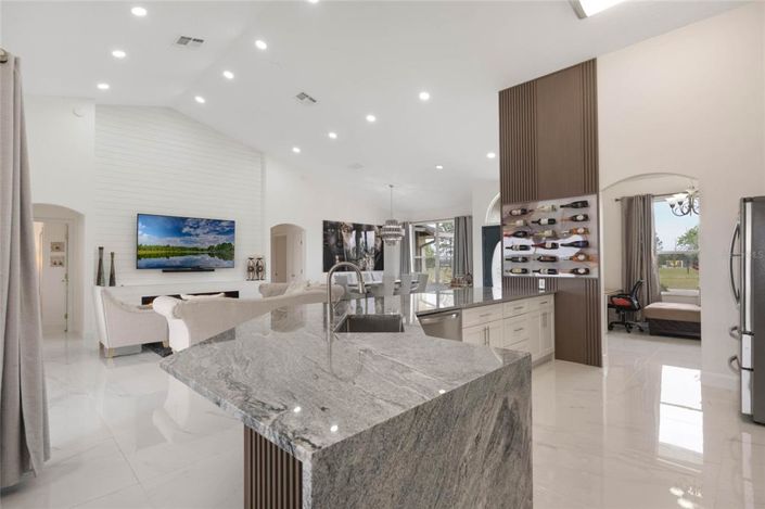 Image No.14-4 Bed House for sale