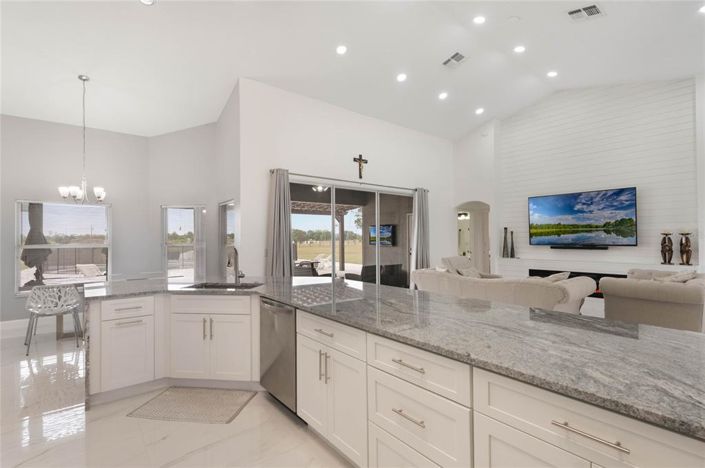 Image No.15-4 Bed House for sale