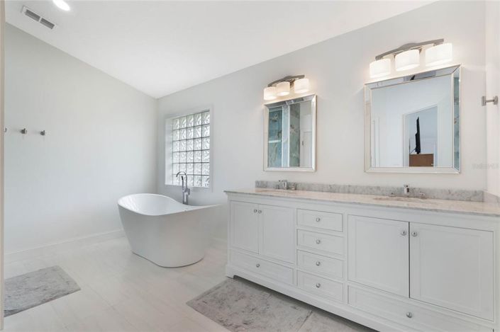 Image No.23-4 Bed House for sale