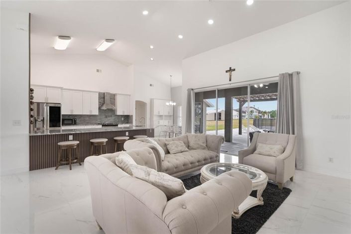 Image No.8-4 Bed House for sale