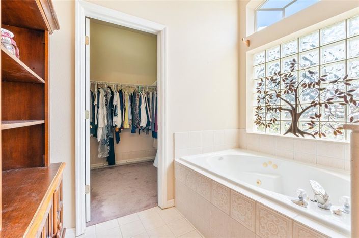 Image No.24-4 Bed House for sale