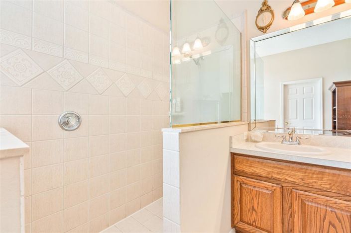 Image No.25-4 Bed House for sale